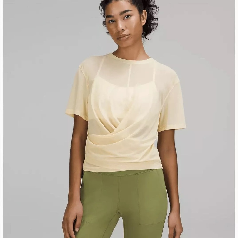 Lululemon mesh yoga tee
